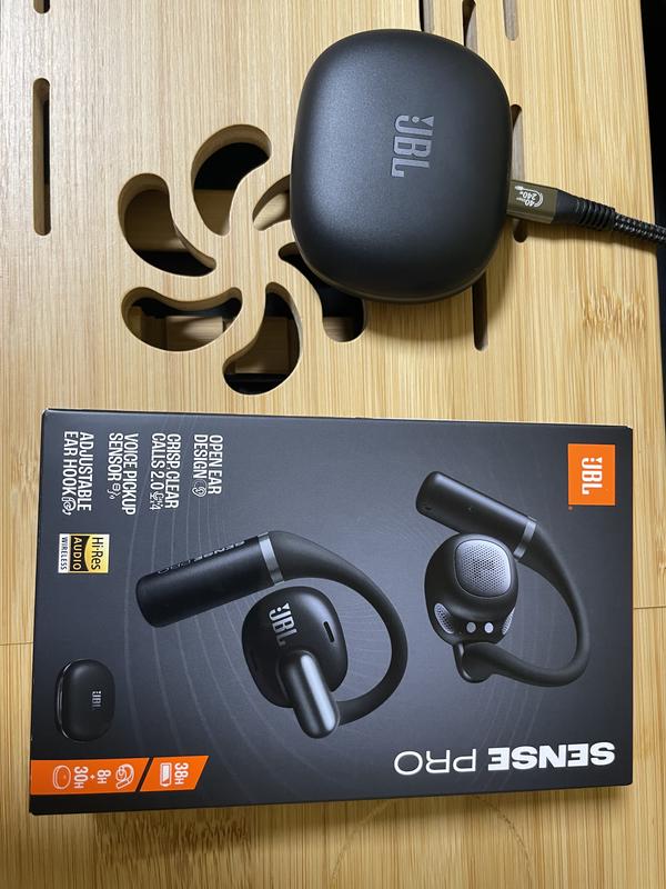 Customer carousel item 16.