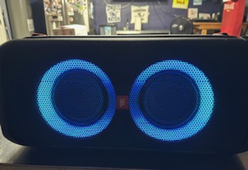 JBL Partybox 310 | Portable party speaker with dazzling lights and