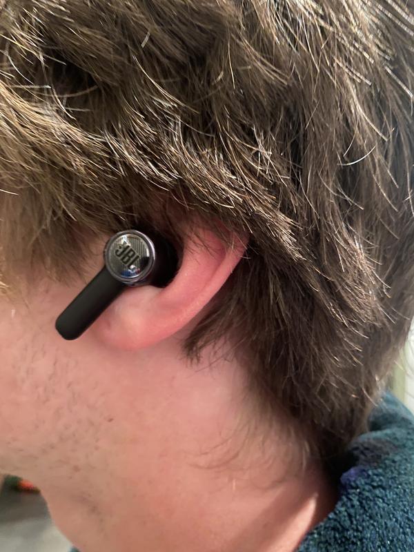 Stylish case and fit well in the ear