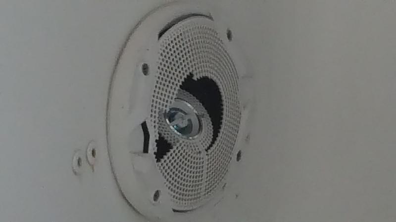 1 of 3 broken speakers