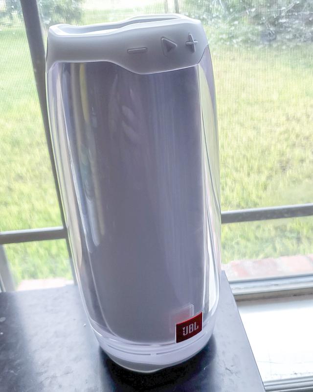 A good looking speaker.