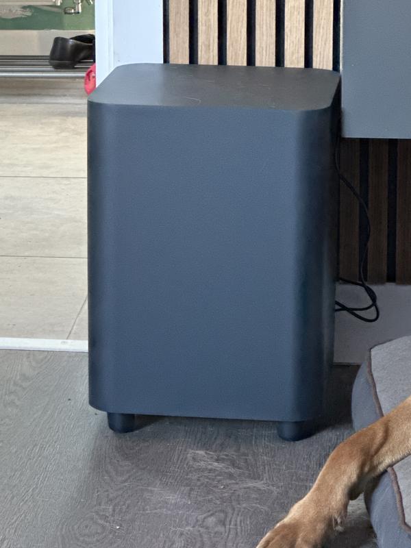 Speaker and soundbar