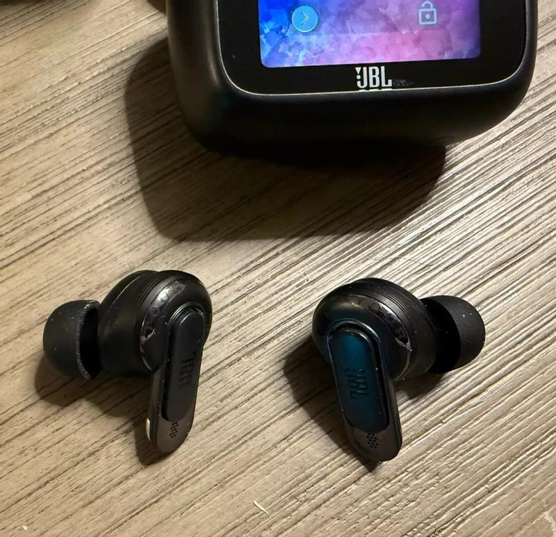 JBL Tour Pro 3 Earbuds with Smart Charging Case | Abt JBL Tour Pro 3 Earbuds with Smart Charging Case | Abt