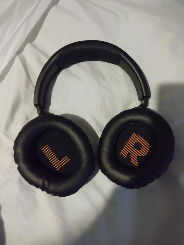 Super soft cushion around ear