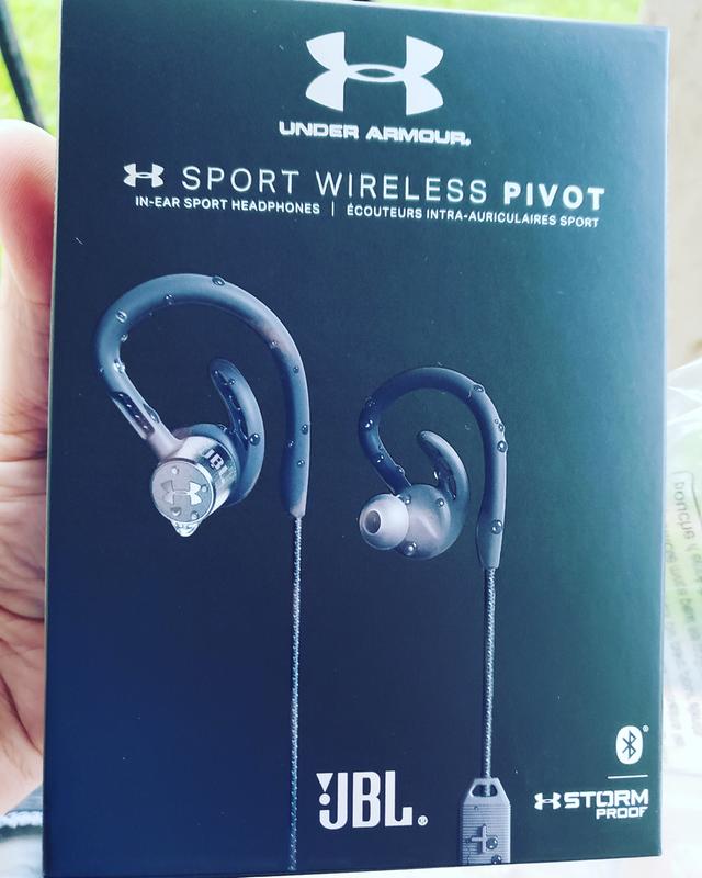 jbl ua sport wireless pivot earphones