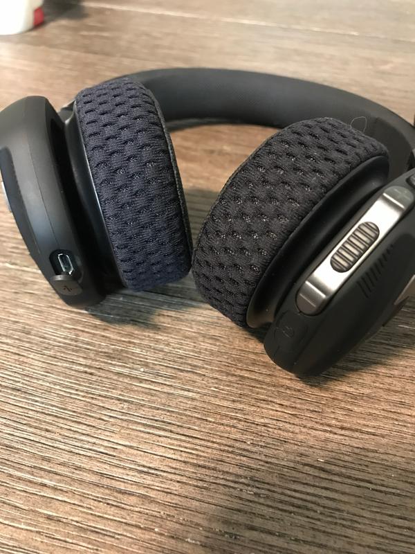 Charging port and wired headphone port