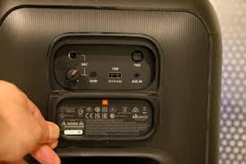 JBL Partybox Encore Essential | Portable party speaker with JBL Partybox Encore Essential | Portable party speaker with