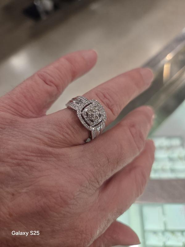 3/4 CT.T.W. Natural Diamond 10K White Gold Cluster Milgrain Ring