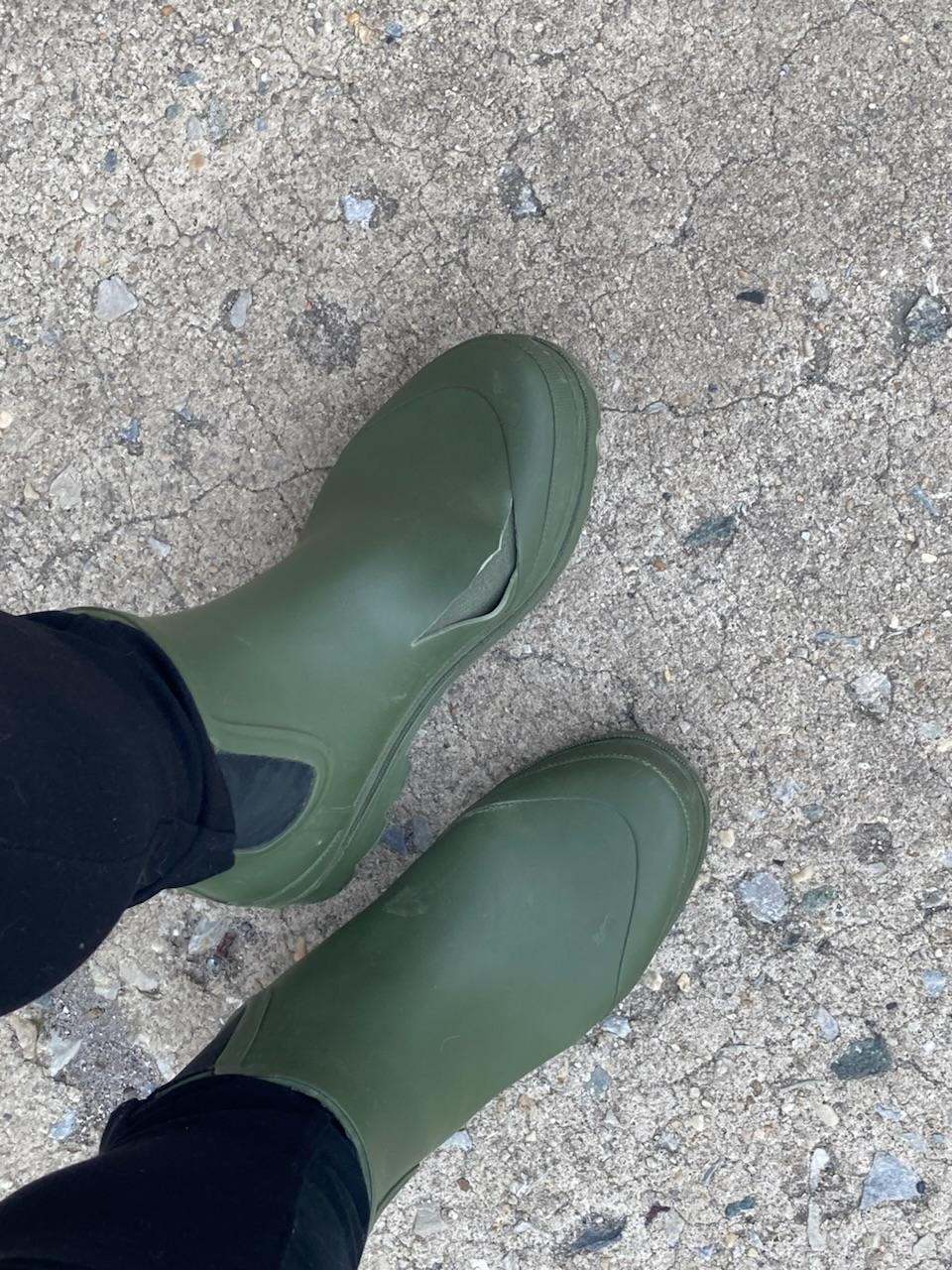 J crew clearance black rain boots