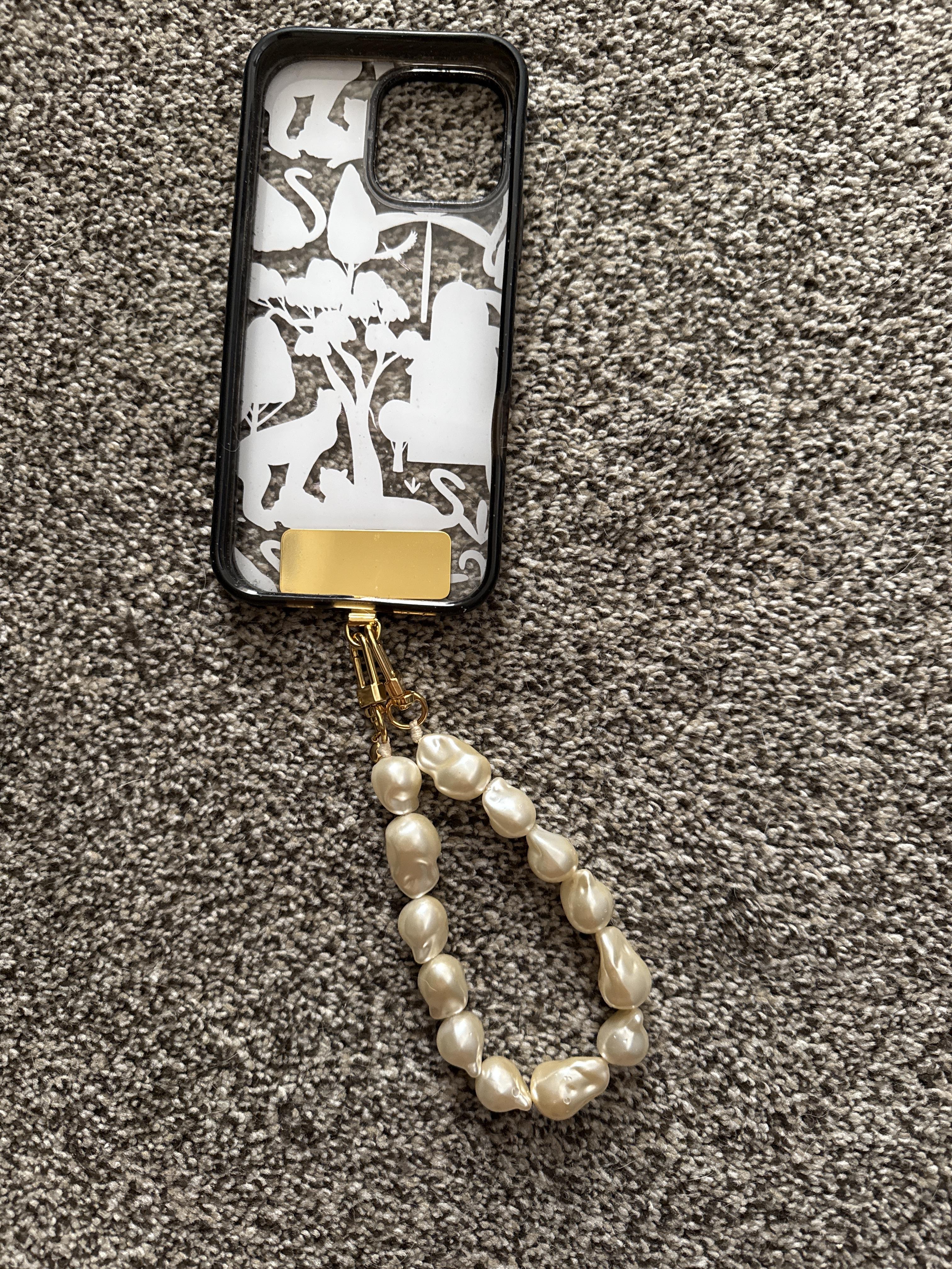 Baroque pearl phone chain