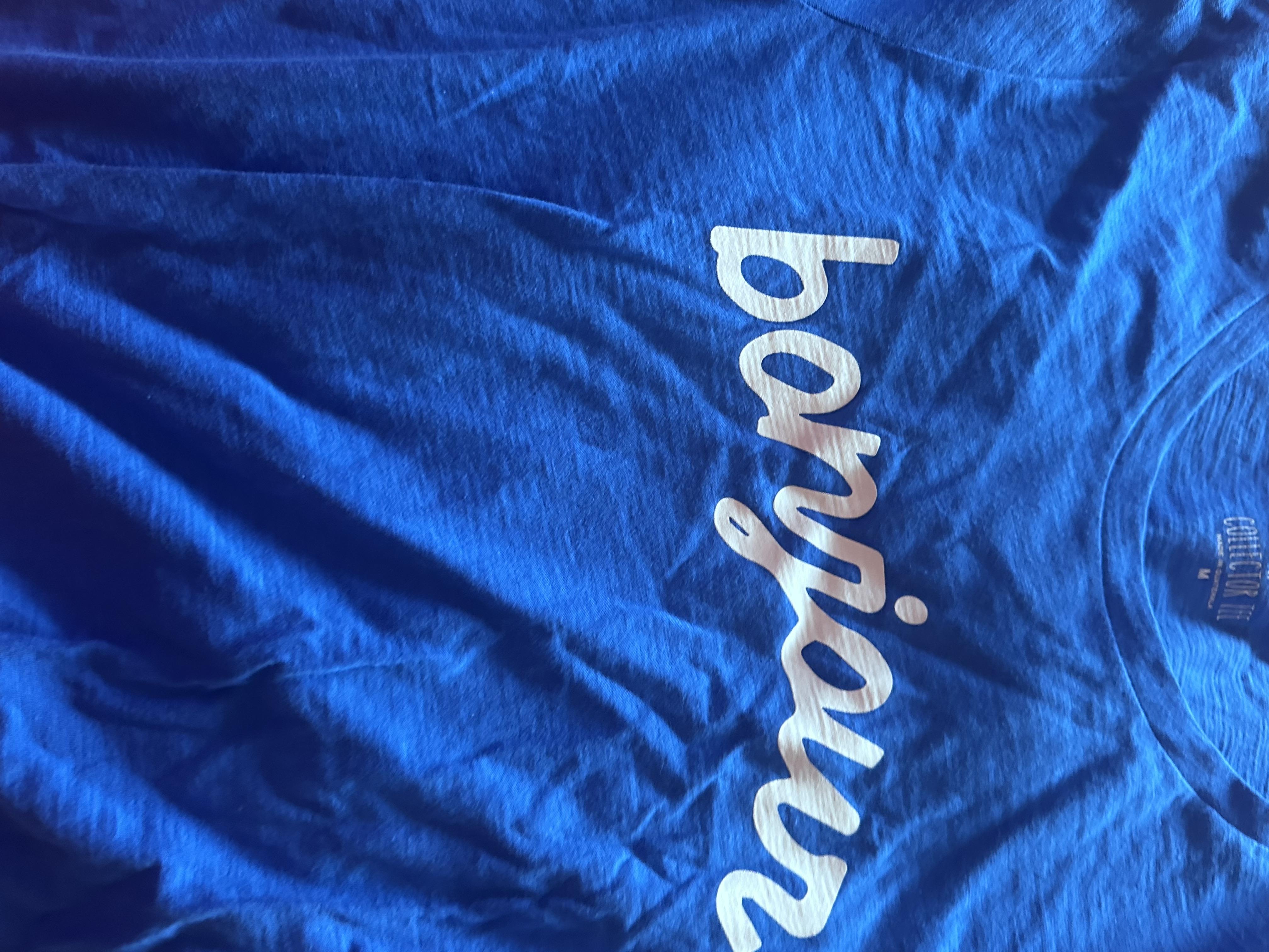 Beach picnic graphic tee