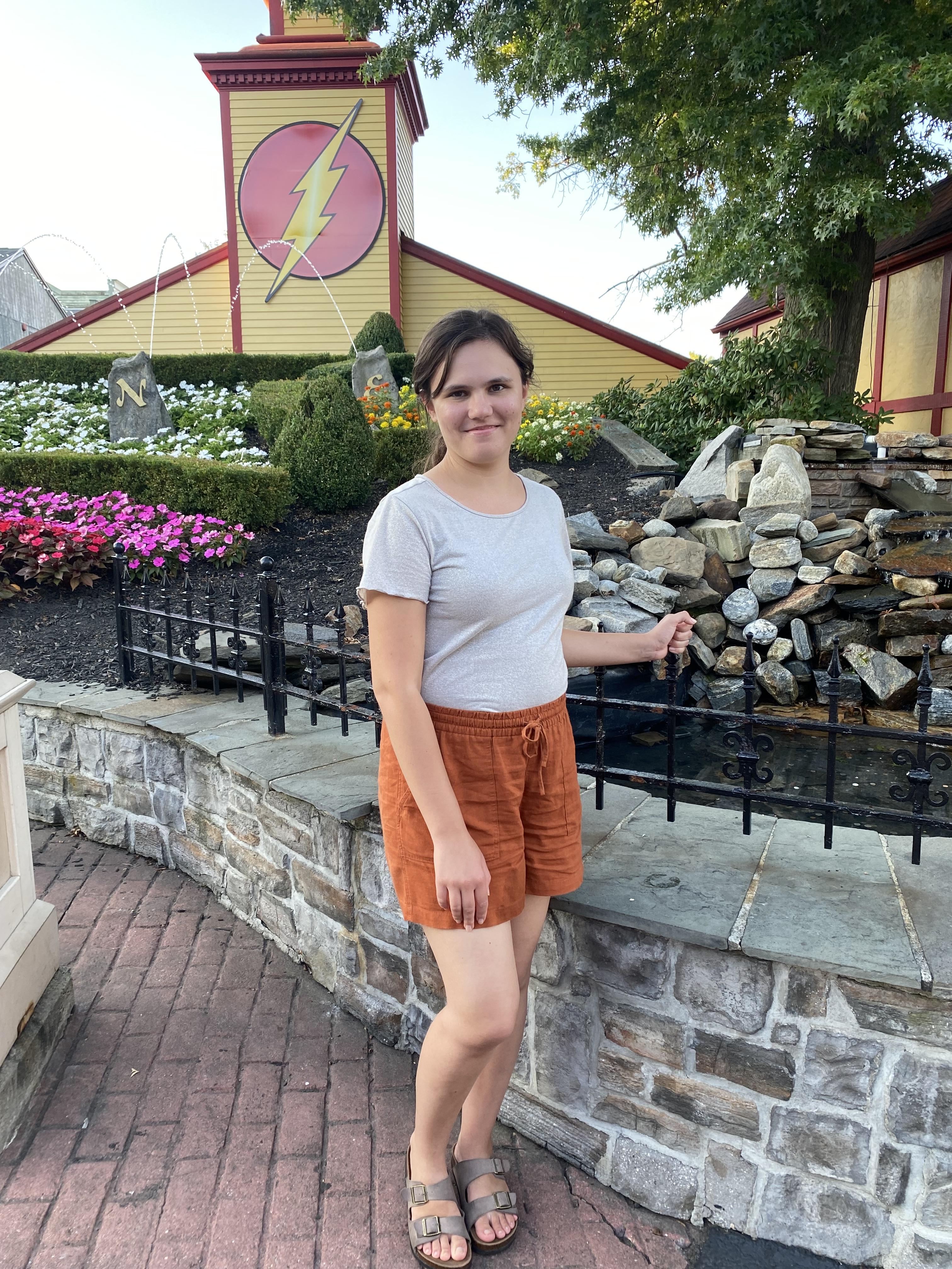 Linen-blend drawstring short