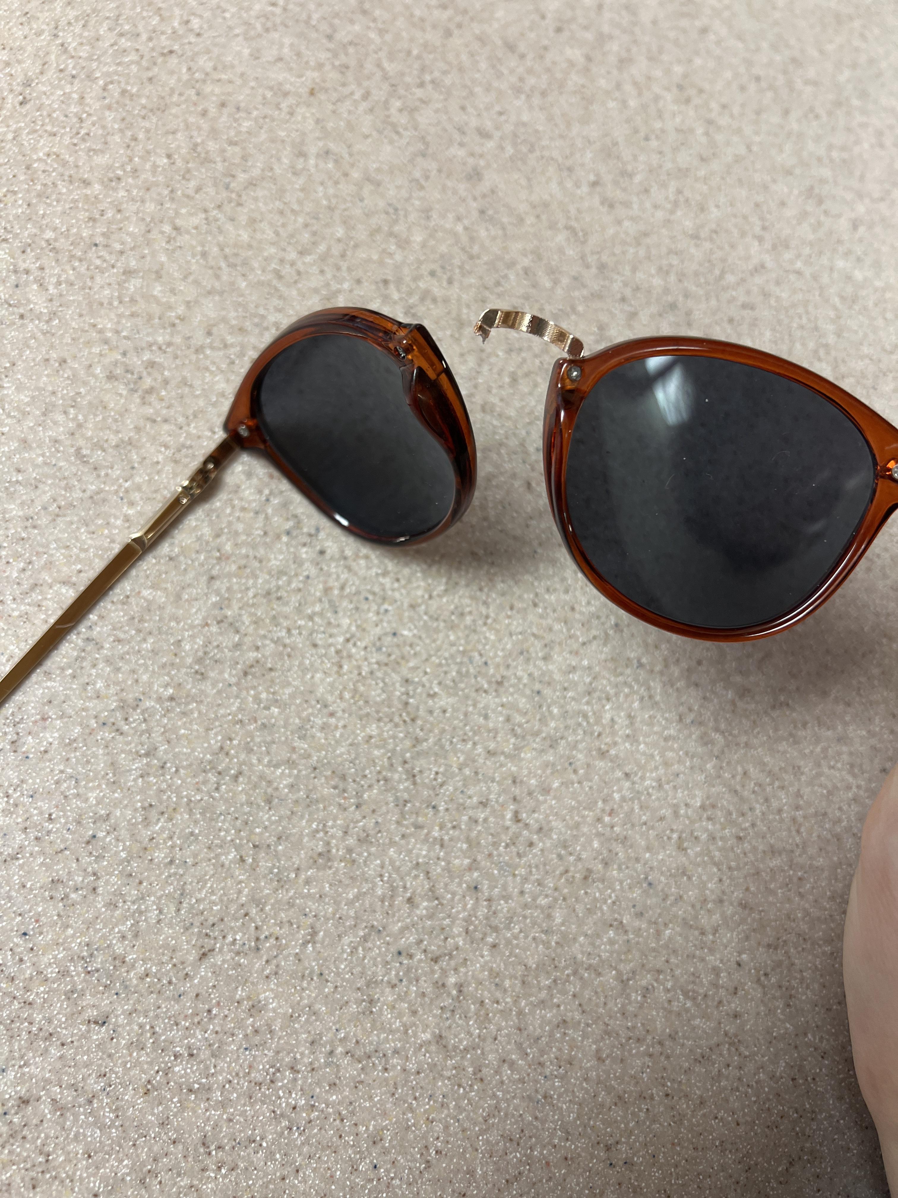 Mixed-media Sunglasses For Women | Factory display picture 1