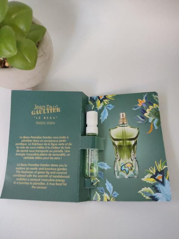 Customer photo for "An exotic, fresh green scent with a tropical vibe that lasts all day in any weather"