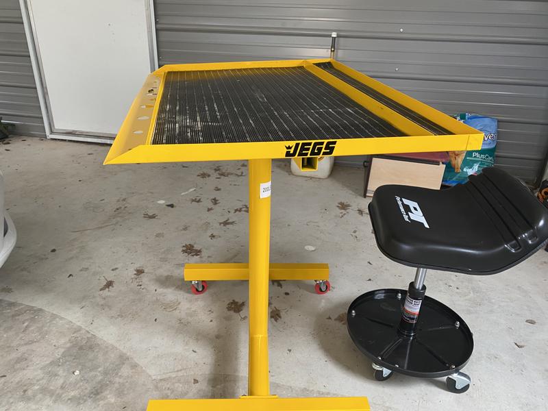 JEGS 81420 Rolling Work Table [200 lb. Capacity]