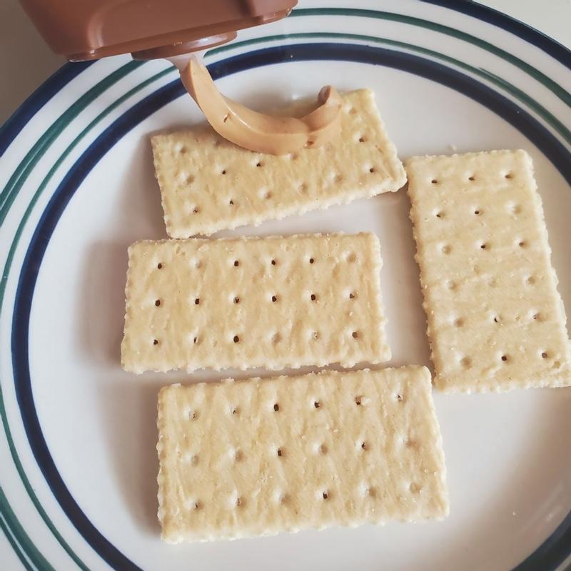 1) Reeses Creamy Peanut Butter 18 oz and (1) Marshmallow Fluff 7.5 oz with  1 WYKED YUMMY Spreader Plastic Knife and Jar Scraper Bundle to Make a  Fluffernutter Sandwich