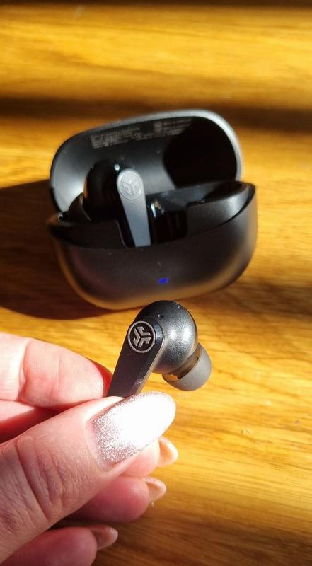 Customer carousel item 6.