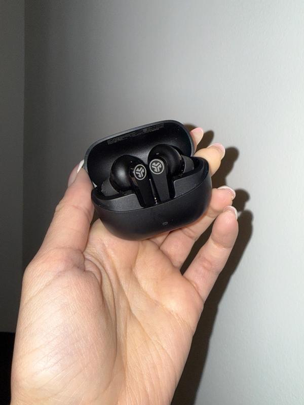 Customer carousel item 11.