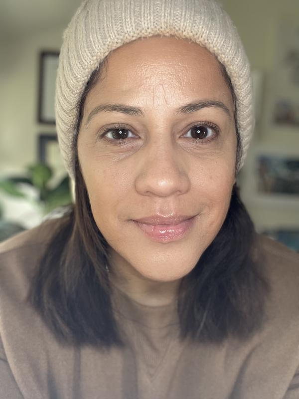 Wearing Beso Balm, That Star filter rose gold & warm bronze!