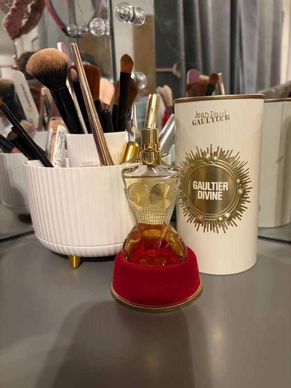 Customer photo for "Elegantly packaged and long lasting smell"