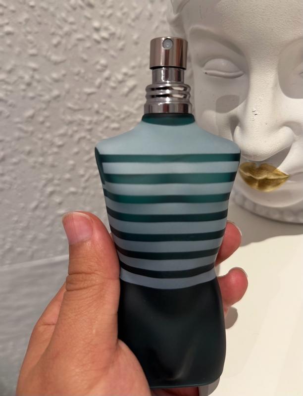 Customer photo for "A fresh, clean and masculine fragrance with a warm vanilla dry-down that is easy to wear day or night."
