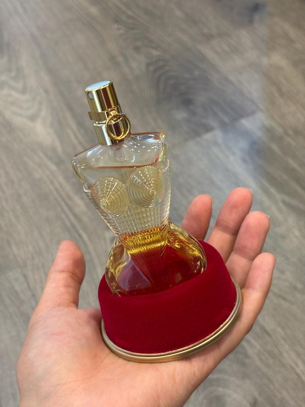 Customer photo for "Great perfume for fans of an intense, sweet scent."