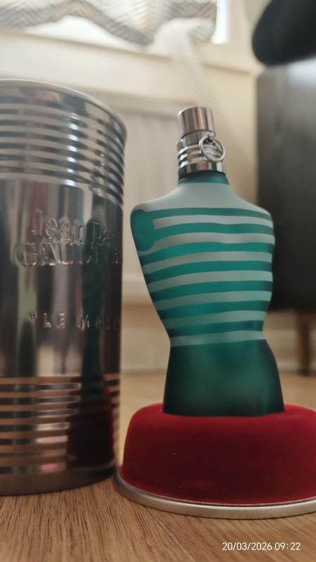 Customer carousel item 8.