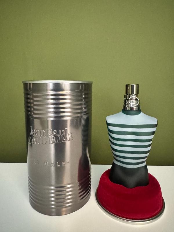 Customer photo for "Sweet, Fresh and long lasting! A classic to add to any aftershave line-up!"