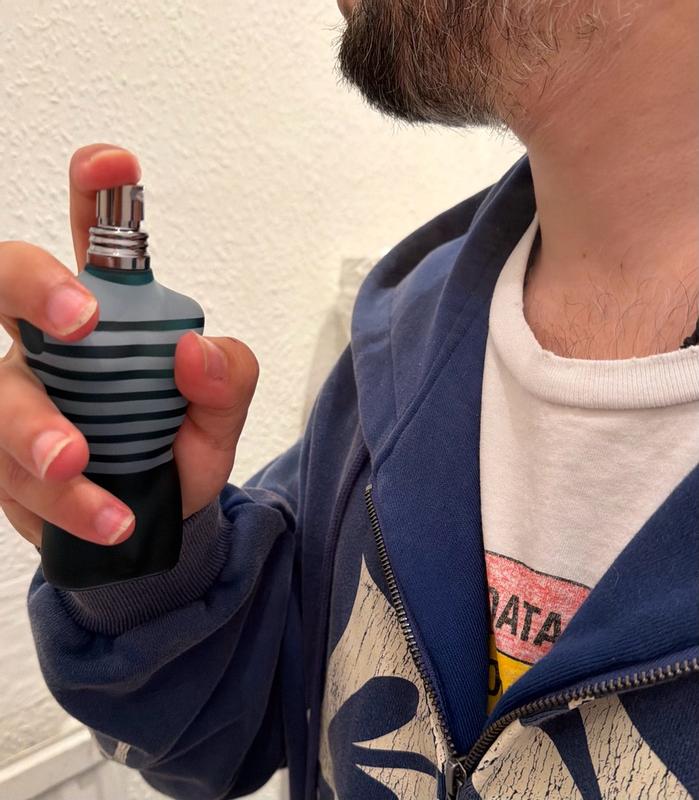 Customer photo for "A fresh, clean and masculine fragrance with a warm vanilla dry-down that is easy to wear day or night."