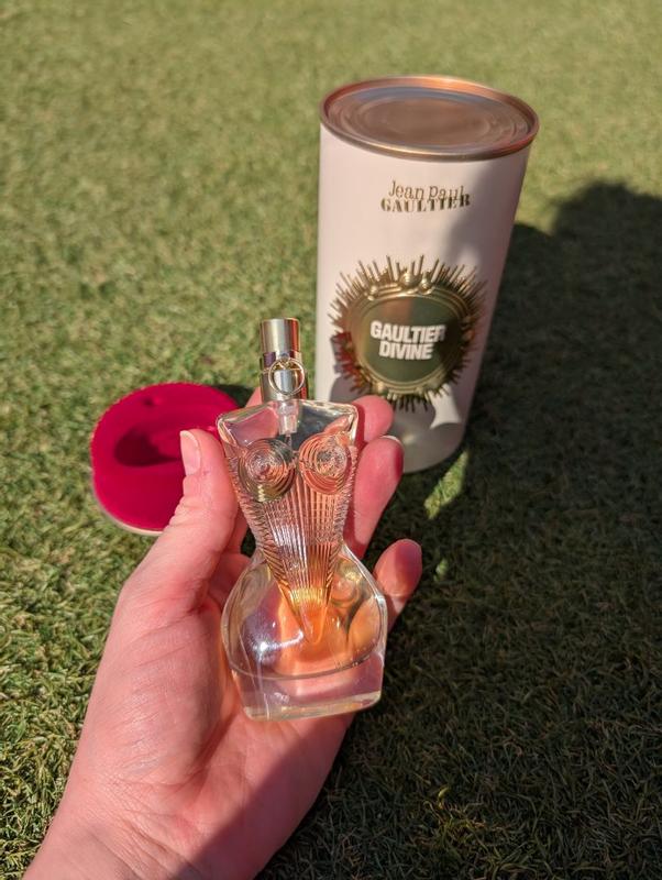 Customer carousel item 9.