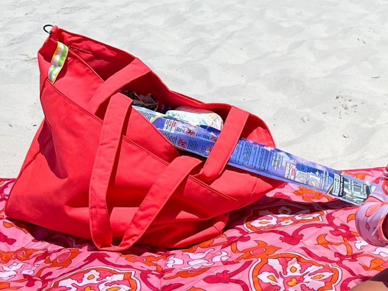 Customer photo for "Perfect beach/pool tote!"