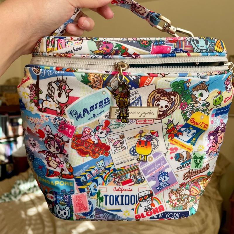 Customer photo for "Great travel companion for snacks"