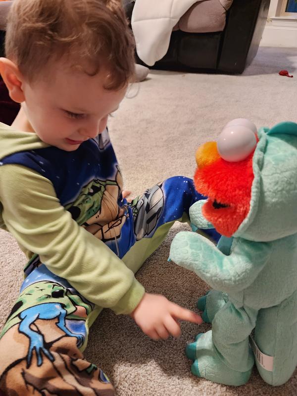 Look mama! You press here and here!