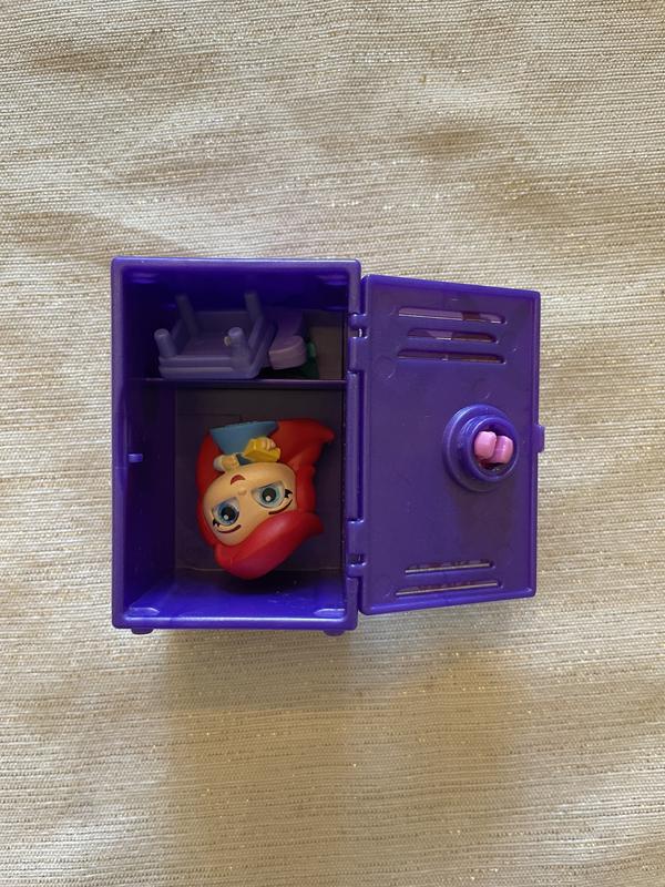 Accessories inside locker