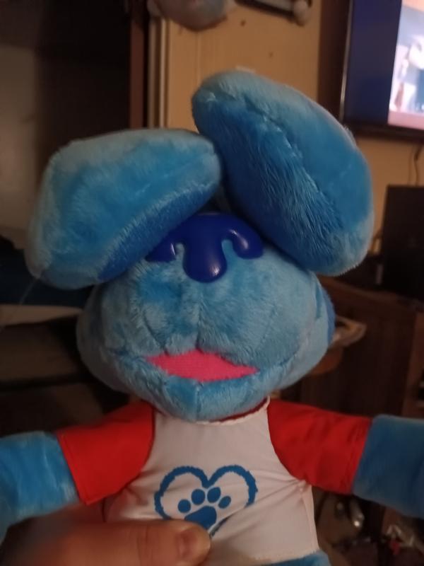 So neat her ears hide her eyes