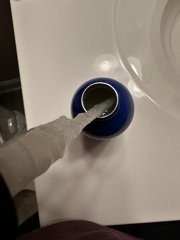 Bad bottle- very clumpy, extremely difficult to spread or lather on scalp, no scent