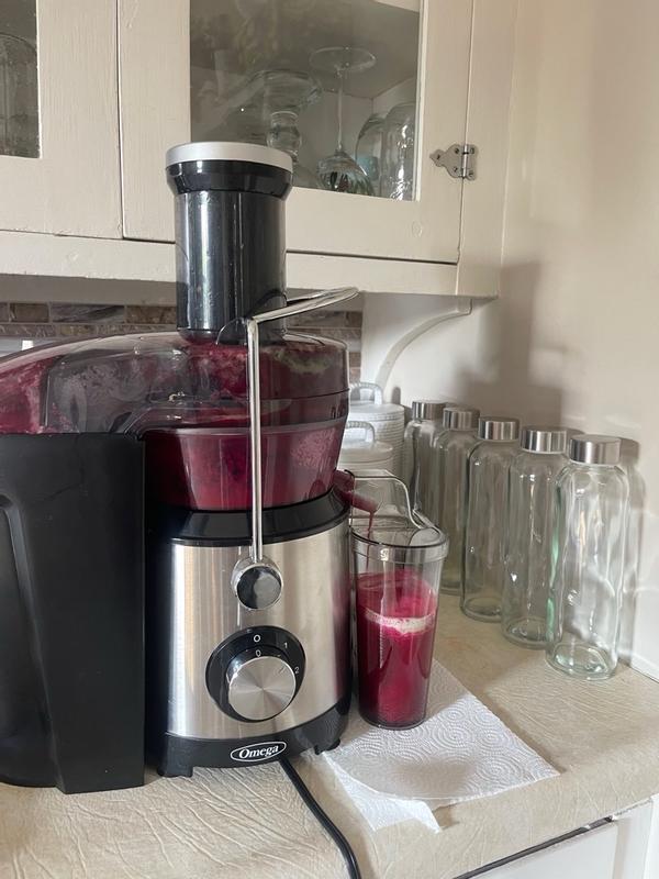 Omega High Speed Juicer with Large Chute, in Black (OMJCHSLCBK13