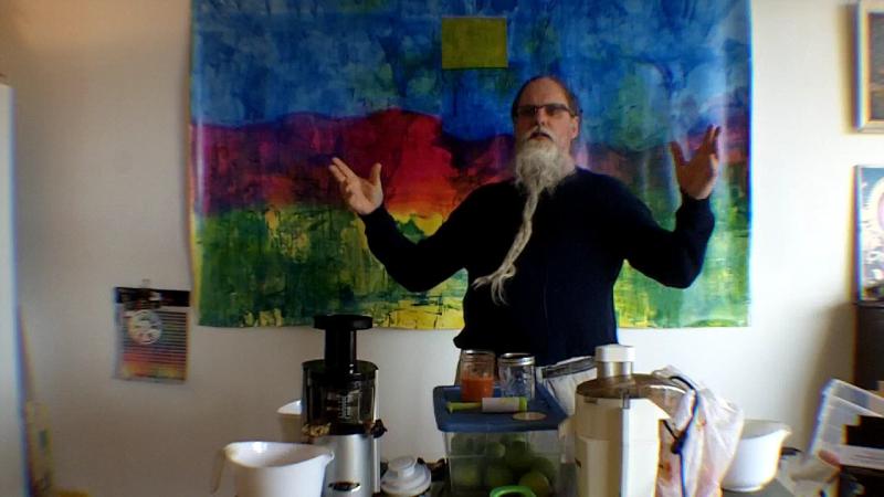 Comparing the omega VSJ843 to the JuicemanII