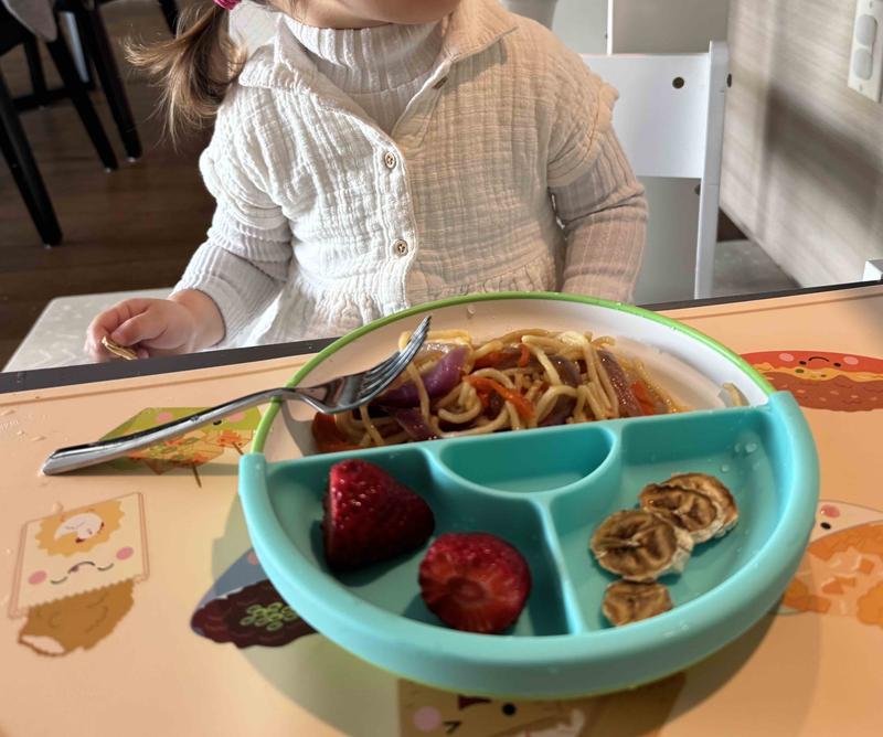 Customer photo for "Perfect for kids, dishwasher-safe, and odorless"