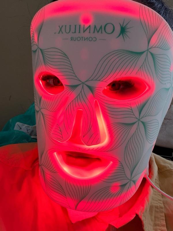 Customer photo for "Comfortable, easy to use, and great addition to my skincareroutine"
