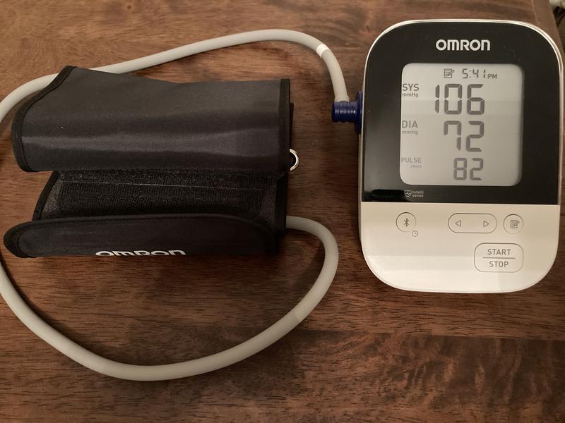 Omron BP7250 5 Series Wireless Upper Arm Blood Pressure Monitor & Hem-rml31-b 9-Inch to 17-inch Wide Range D-Cuff