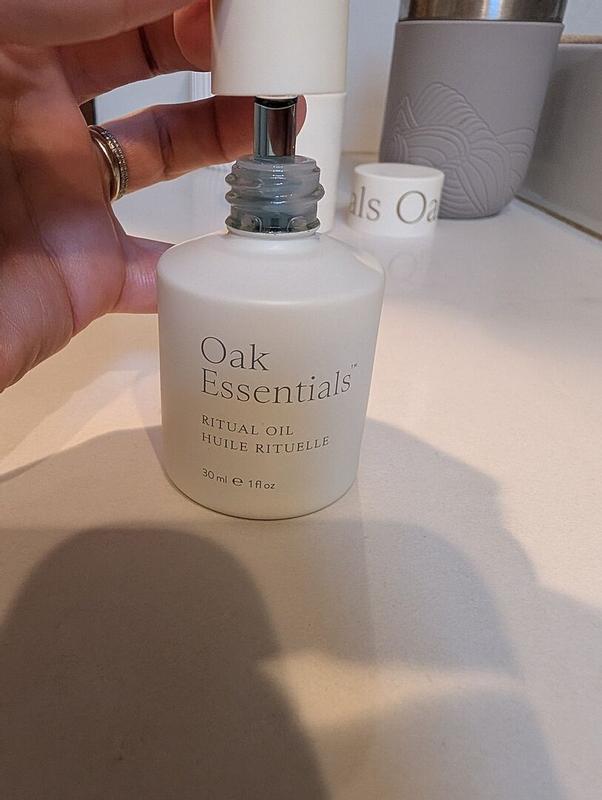 Customer photo for "Leaves skin moisturized"