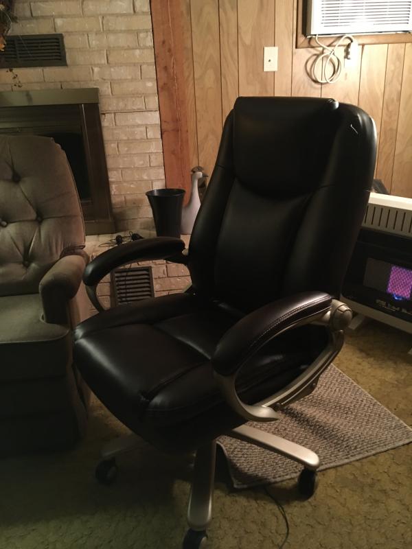 Staples darcy bonded leather best sale executive office chair black