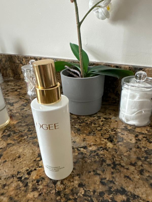 Customer photo for "Amazing face mist"