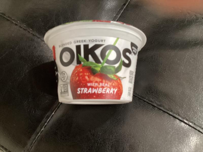 Oikos Core Strawberry Greek Yogurt 5.3 oz. - 12/Case