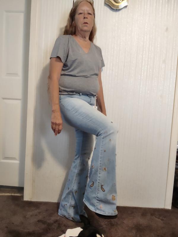 Flared legs beautifully designed