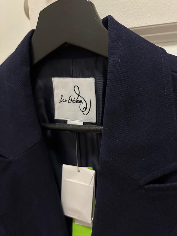 Customer carousel item 8.