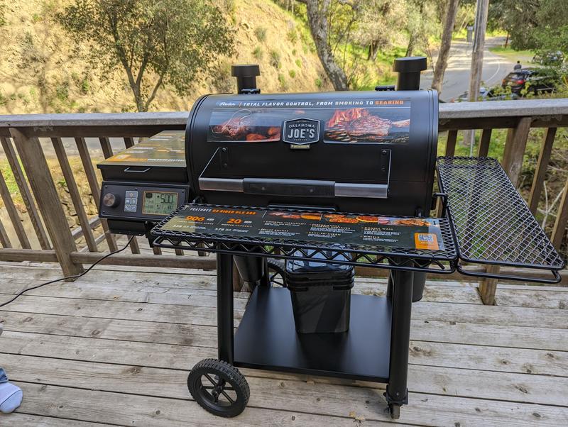 Oklahoma Joe's OKJ RIDER 900 PELLET GRILL at