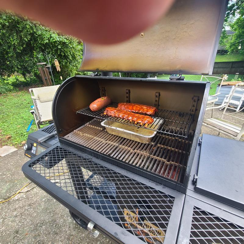 Tahoma® 1200A DLX Auto-Feed Charcoal Smoker & Grill + Wi-Fi®