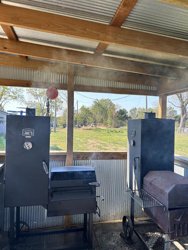 Bandera® Vertical Offset Smoker & Grill